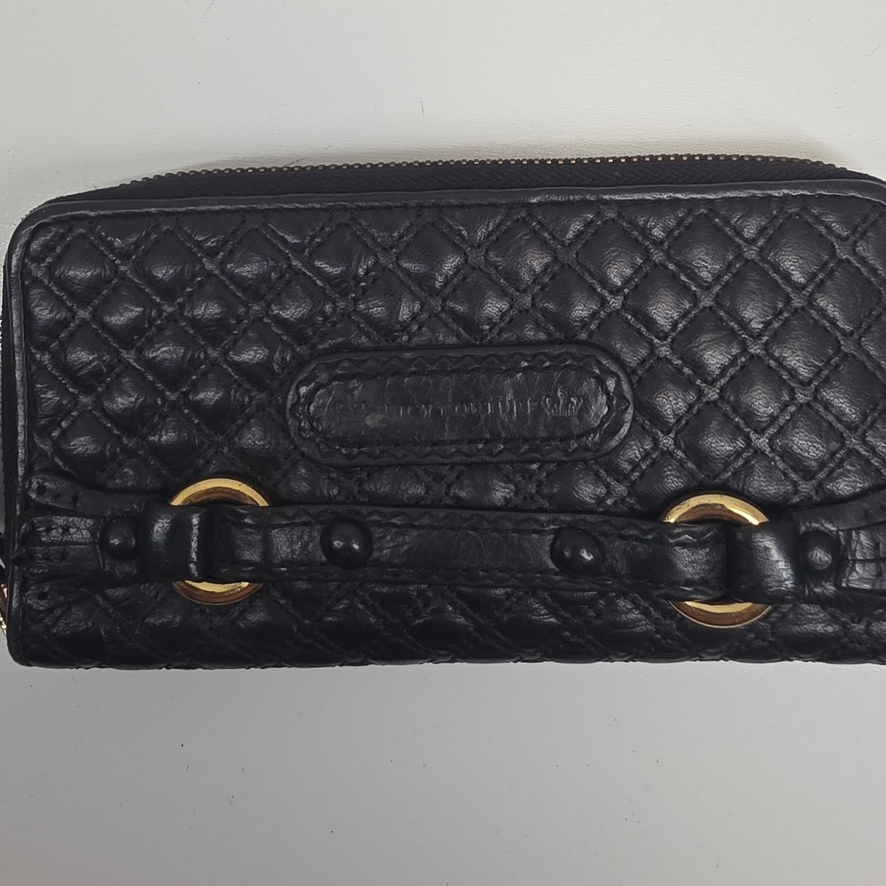 Juicy Couture Black Quilted Leather Zip Around Wallet Gold Hardware Logo